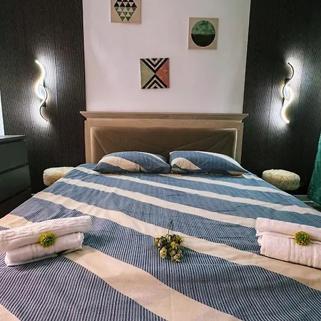Tampa Mountain Nature Hideaway - Luxury Rentals-3