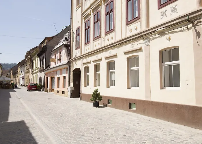Sunny Old Town Apartment Brasov